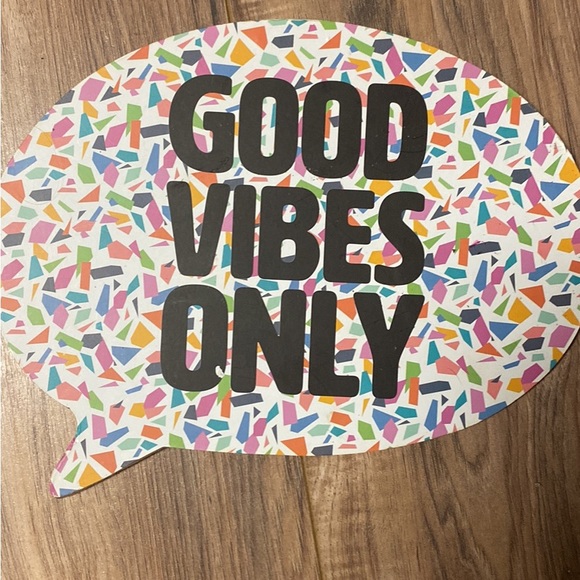 Small Good Vibes Sign - Picture 1 of 2